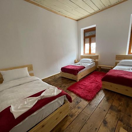 Хостел Ardjon House Берат Экстерьер фото