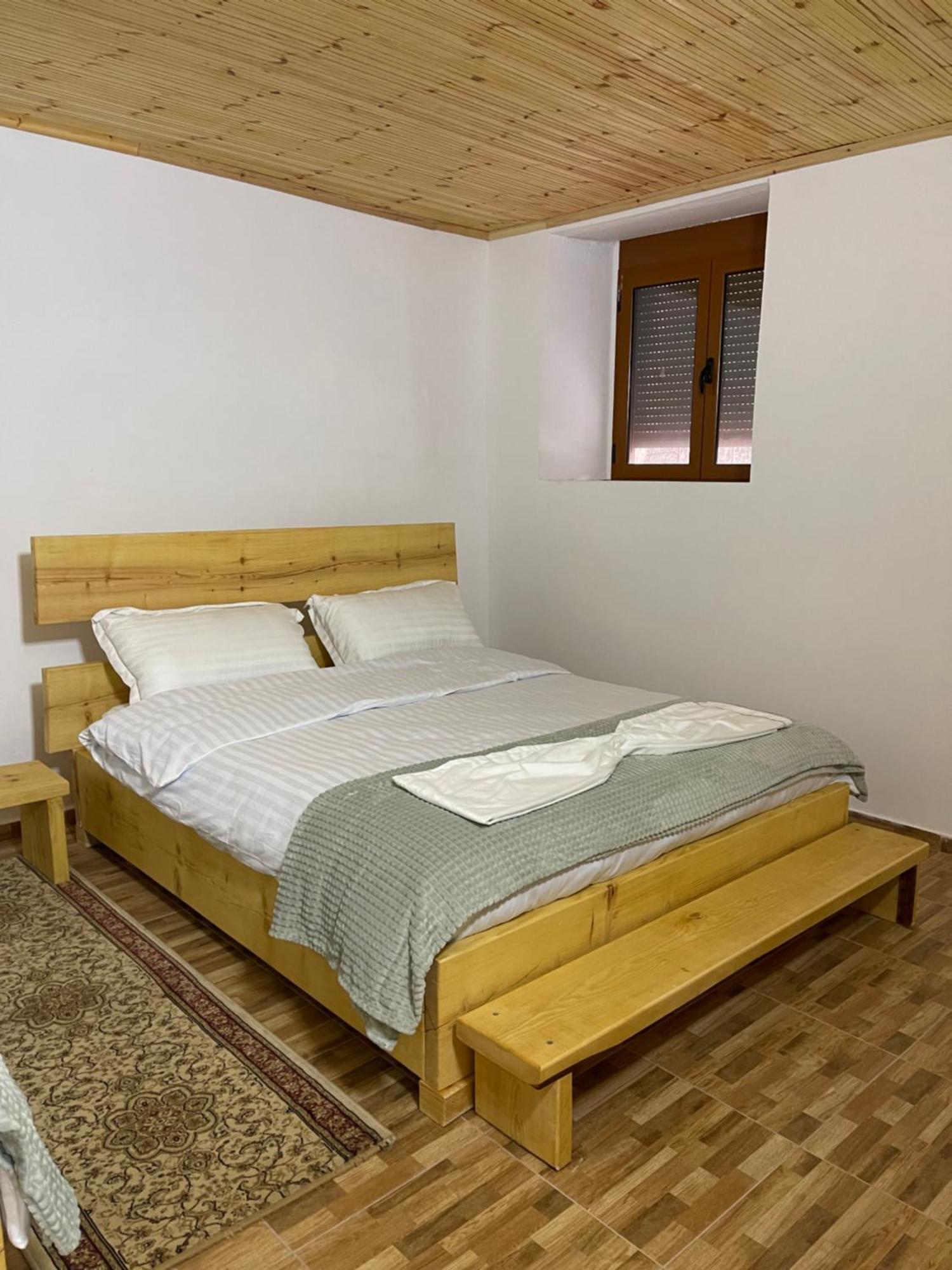 Хостел Ardjon House Берат Экстерьер фото