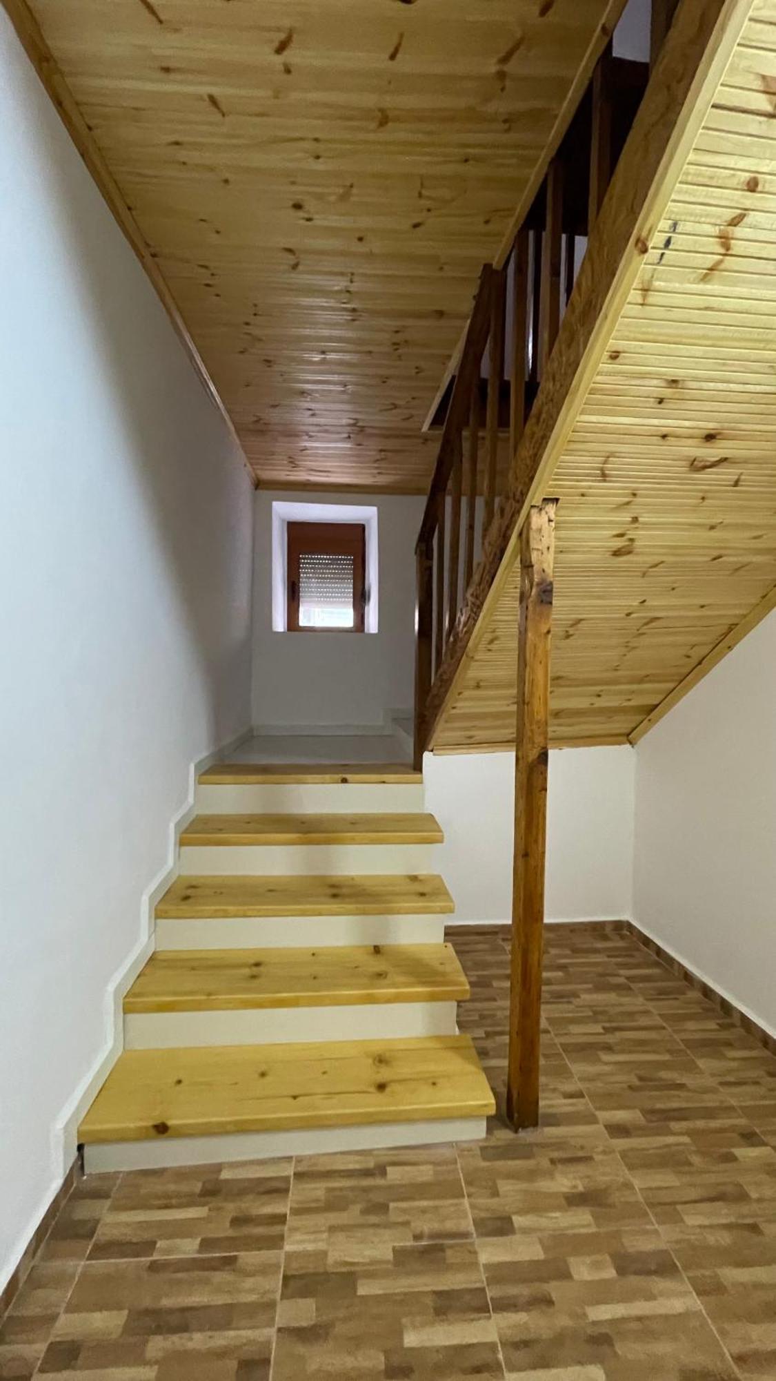 Хостел Ardjon House Берат Экстерьер фото