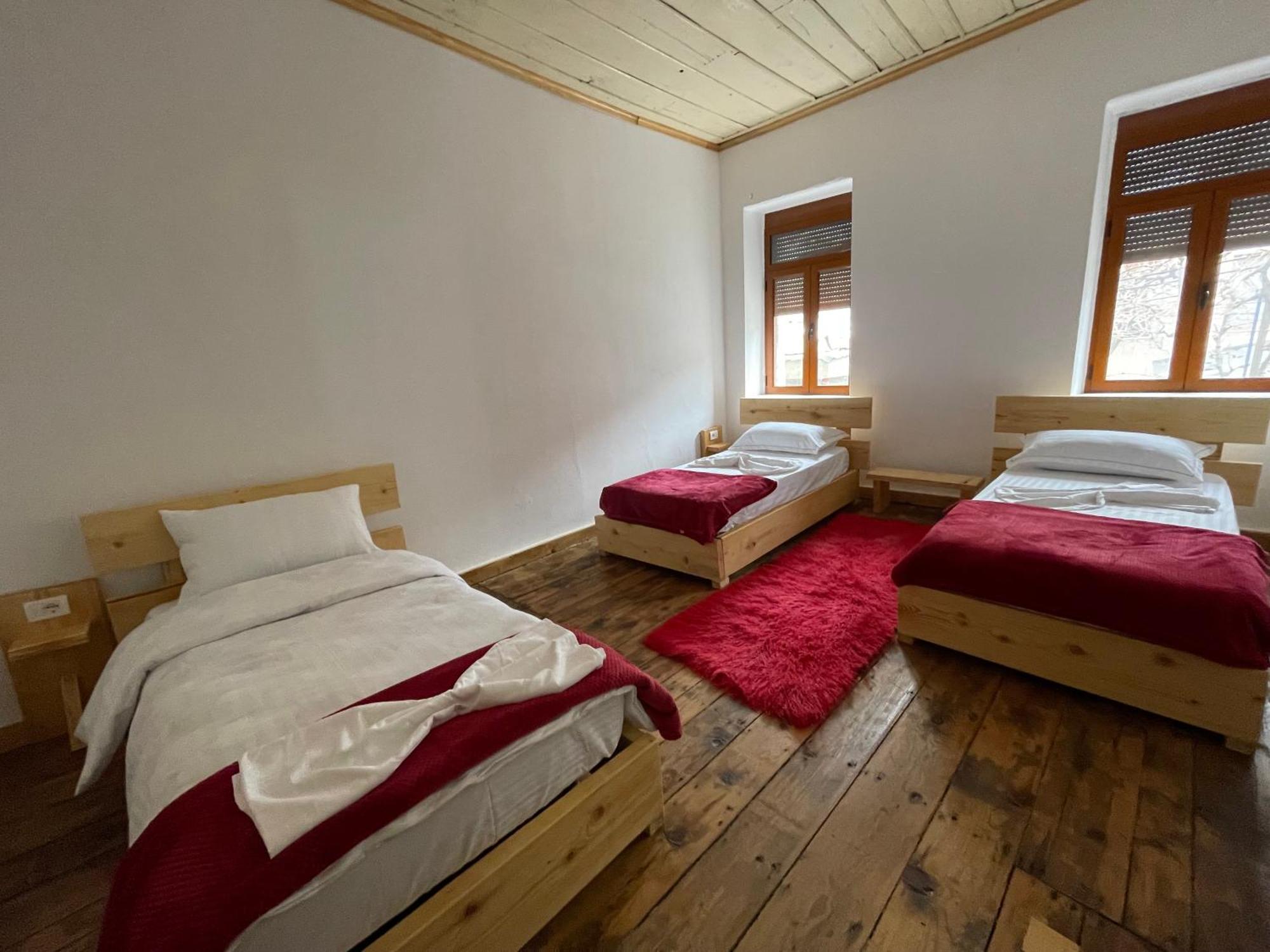 Хостел Ardjon House Берат Экстерьер фото